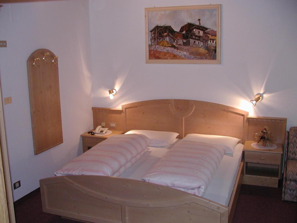 Pension Gallus Laces Exterior foto